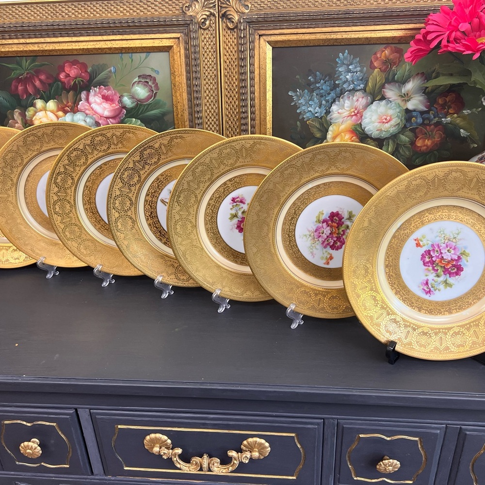 Hutschenreuther Selb L.H.S Bavaria Gold Encrusted 7 Dinner Plates - Picture 5 of 12